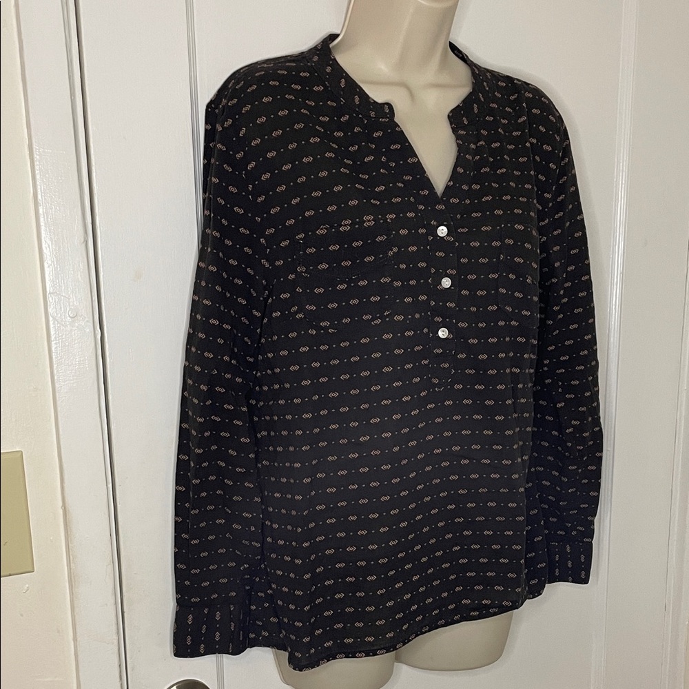 Carve Designs Black and Tan Patterned Blouse